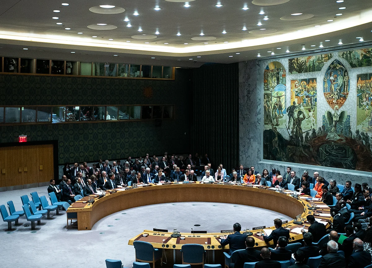 Pakistan Urges UN Security Council to Meet on Kashmir Standoff