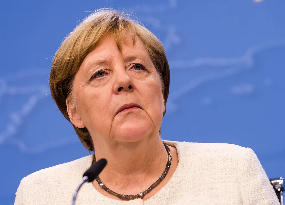 German Economic Reversal Piles Pressure on Merkel for Stimulus