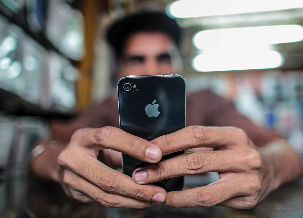 India Considers Easing Sourcing Rules That May Help Apple