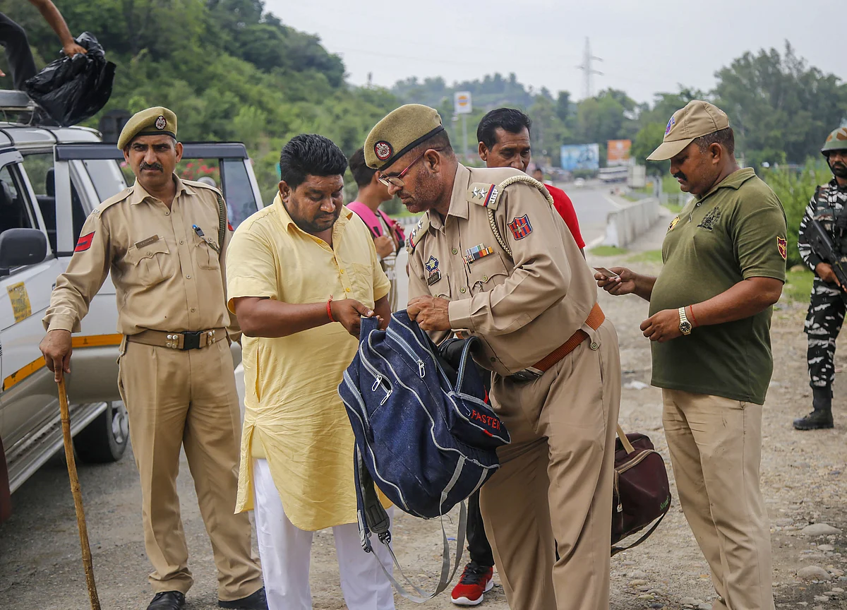 India Deploys Extra Troops in Kashmir, Raising Security Concerns