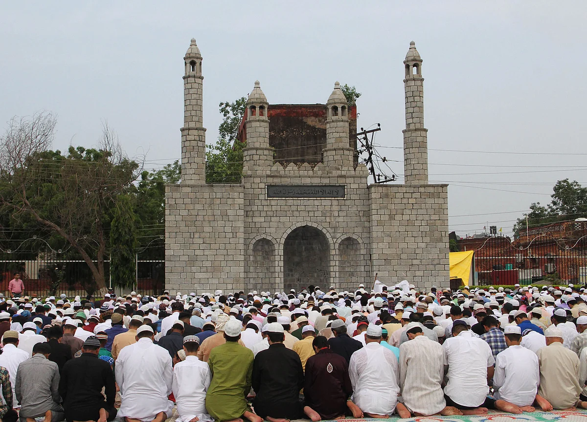 Eid Prayers Peaceful, But Festive Buzz Missing In Kashmir