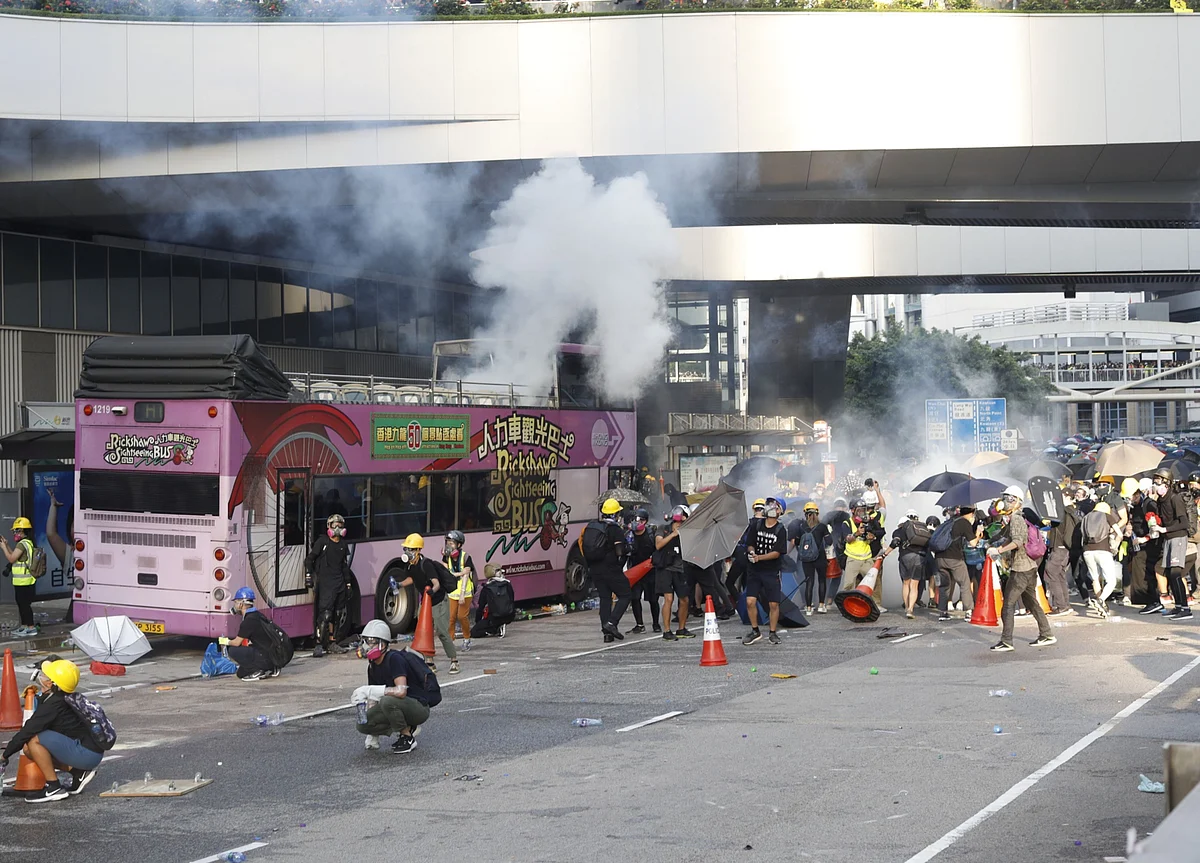 China Calls on Hong Kong People to Oppose Violent Protesters