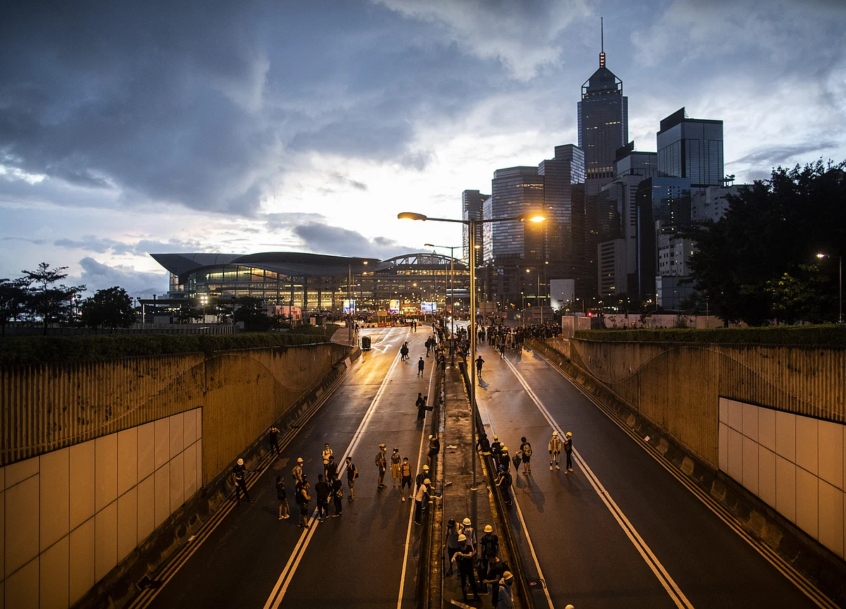 What Hong Kong’s 1960s Chaos Could Teach City’s Besieged Leaders