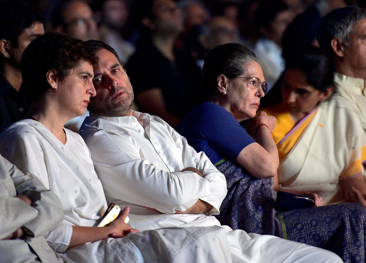 CWC Meet: Majority Of Leaders Back Rahul Gandhi Meet To Stay On As Congress President