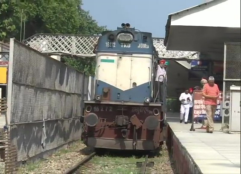 Pakistan Closes Samjhauta Express Train Service With India