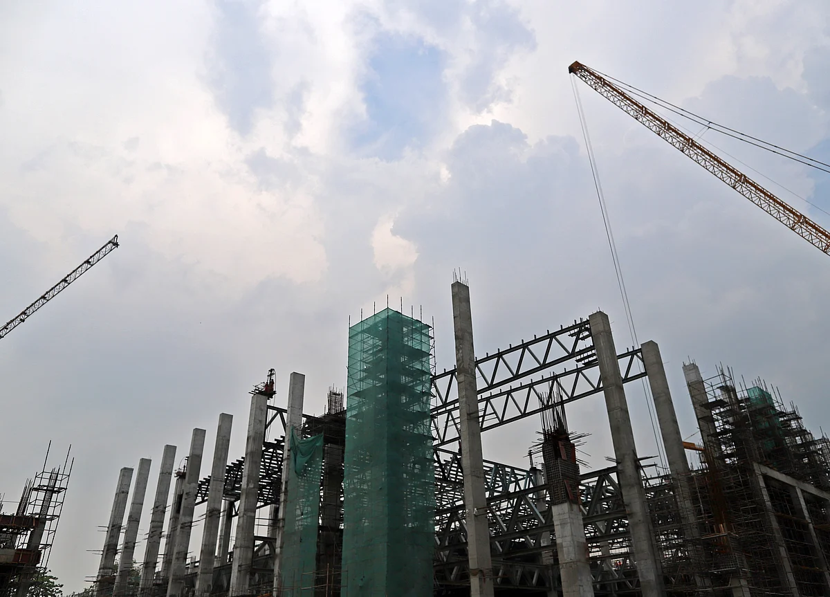 Indian Developers Slump on Bankruptcy and Tax Woes