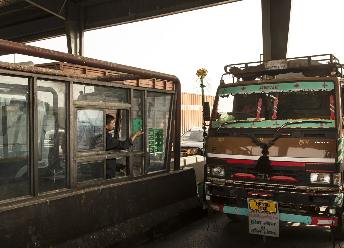 Essel in Talks to Sell Toll Roads to India Sovereign Fund