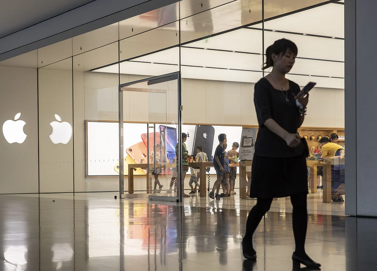 Trump Trade War With China Will Hit Apple for Real This Weekend