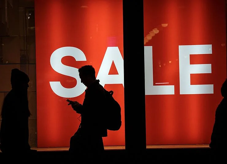 Economic Expectations of U.S. Consumers Slump to Five-Month Low