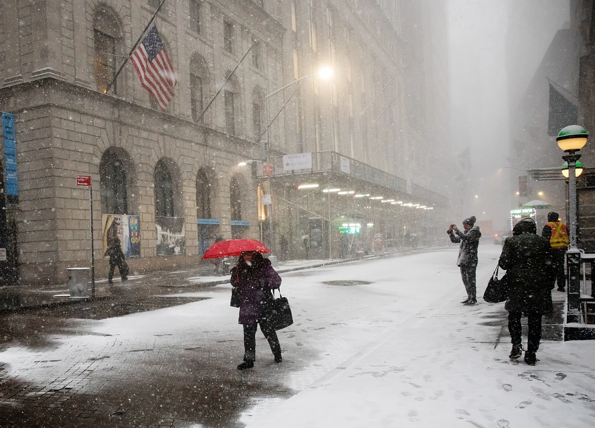 New York Snow Entered Record Books as City Dug Out