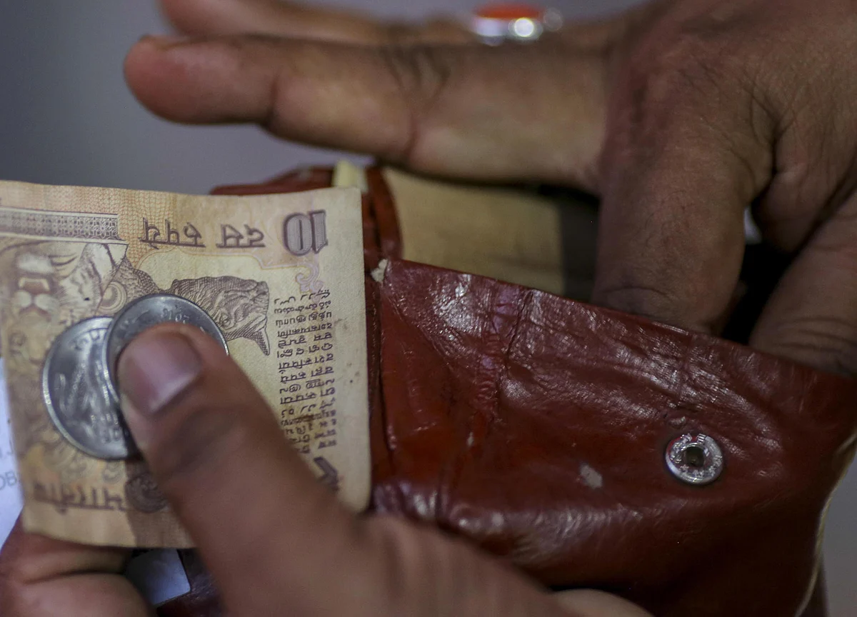 Rupee Falls Below 72-Mark Against Dollar On Currency Rout