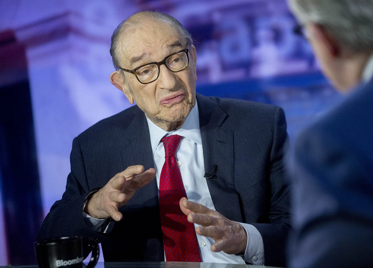 Greenspan Sees No Barriers to Prevent Negative Treasury Yields
