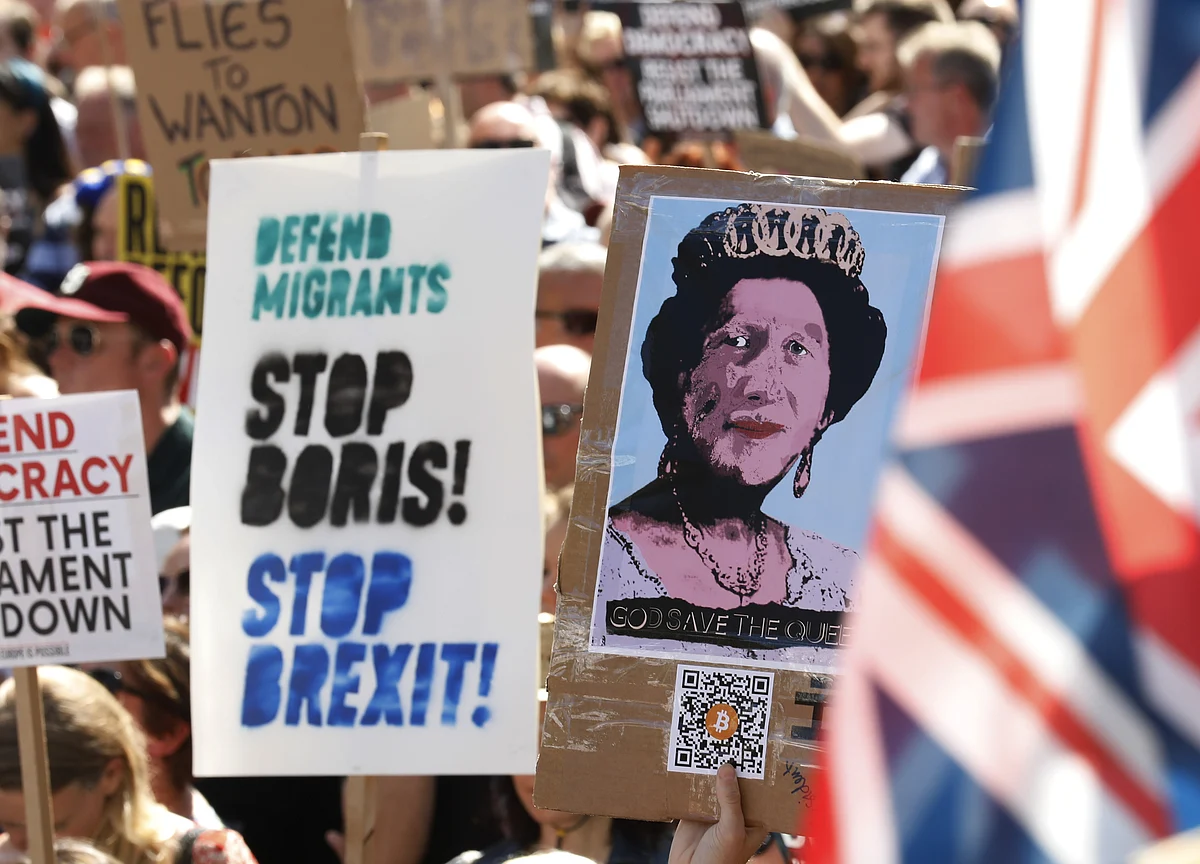 Brexit Showdown Looms for Pound as Divided Parliament Returns