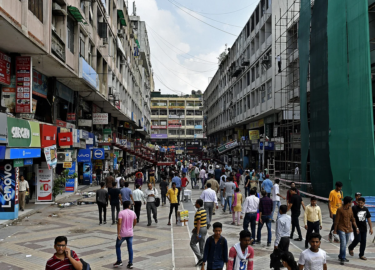 Worst Unemployment in Decades Strains Indian Consumer Loans