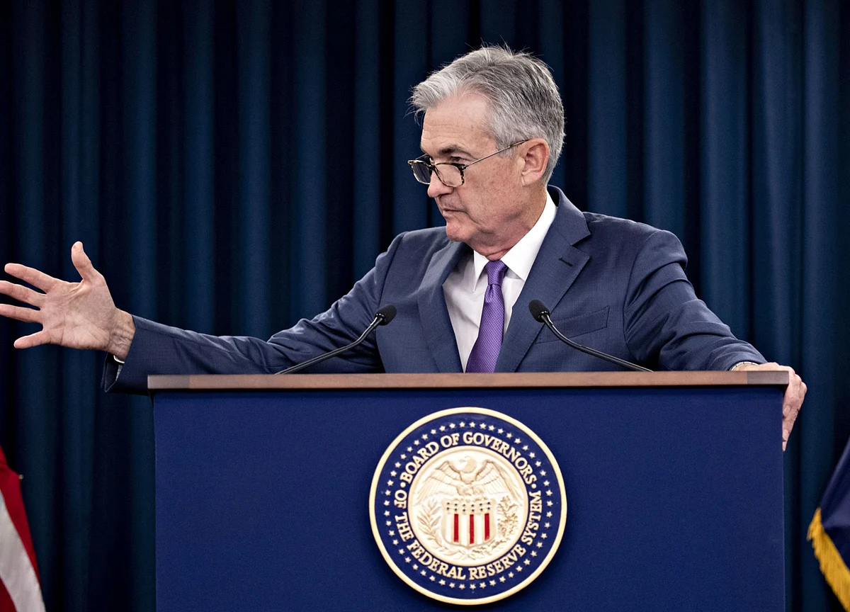 Fed Rate-Cut Dissenters Cite Strong Employment, Financial Risks
