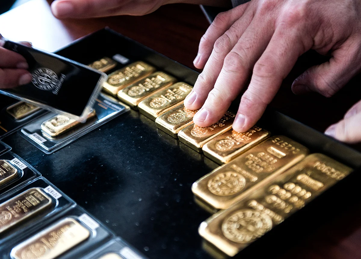 Gold Traders Get Little Rest From `Wild Day’ as Volatility Jumps