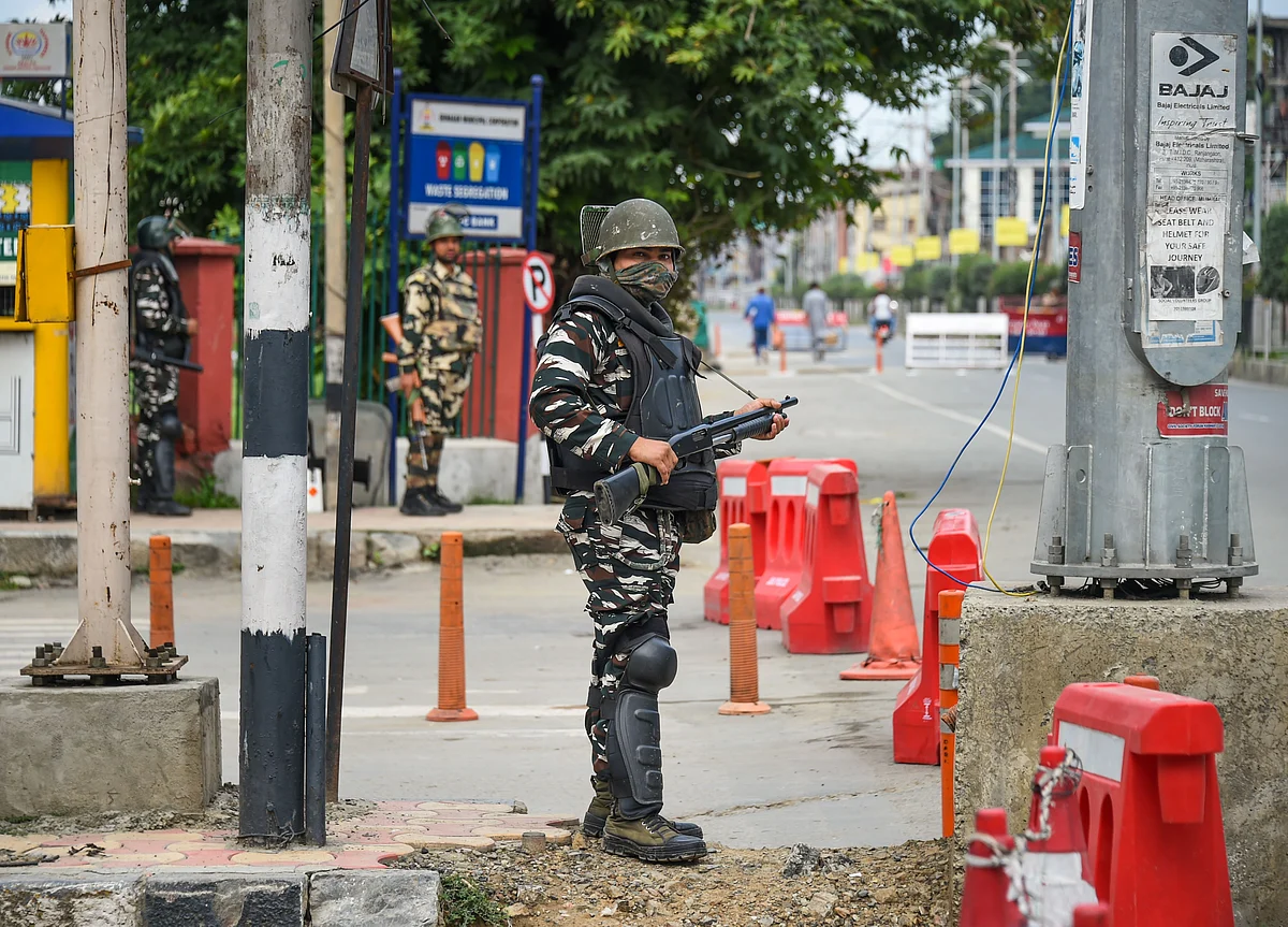 Supreme Court Refuses To Pass Directions On Lifting Of Restrictions In J&K