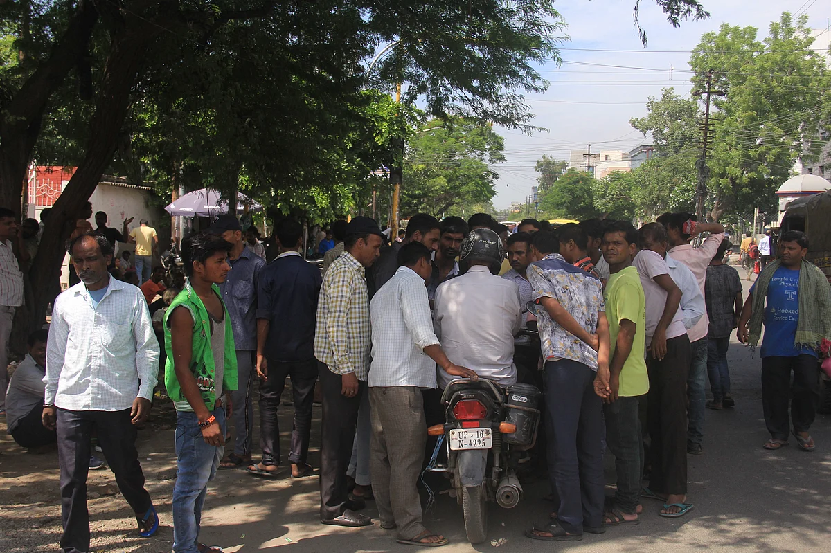 Jobs: Unskilled Workers Battle Despair In A Slowing Indian ...