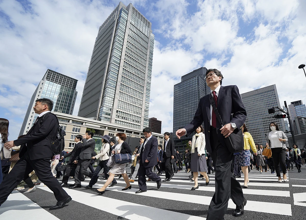China Loses Status as U.S.’s Top Foreign Creditor to Japan