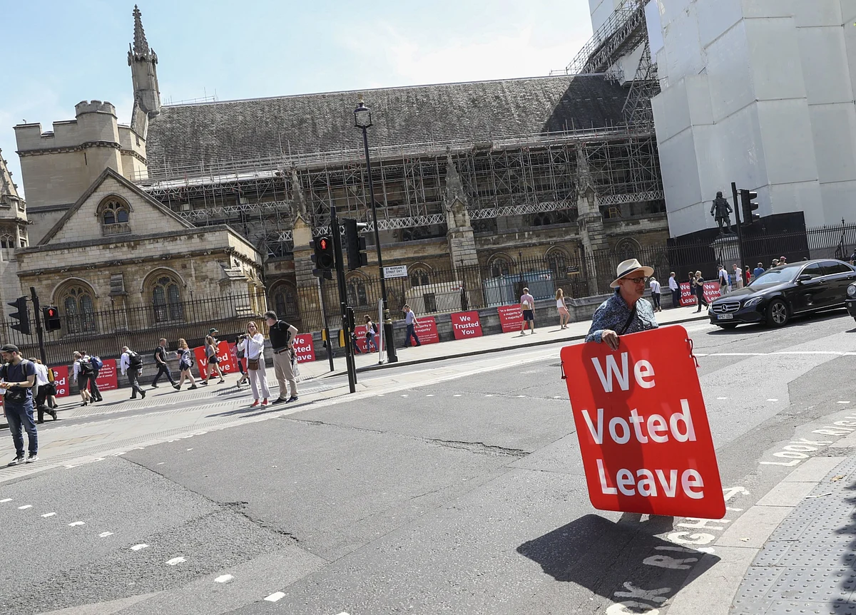 U.K. Doesn’t See EU Moving on Brexit for at Least a Month