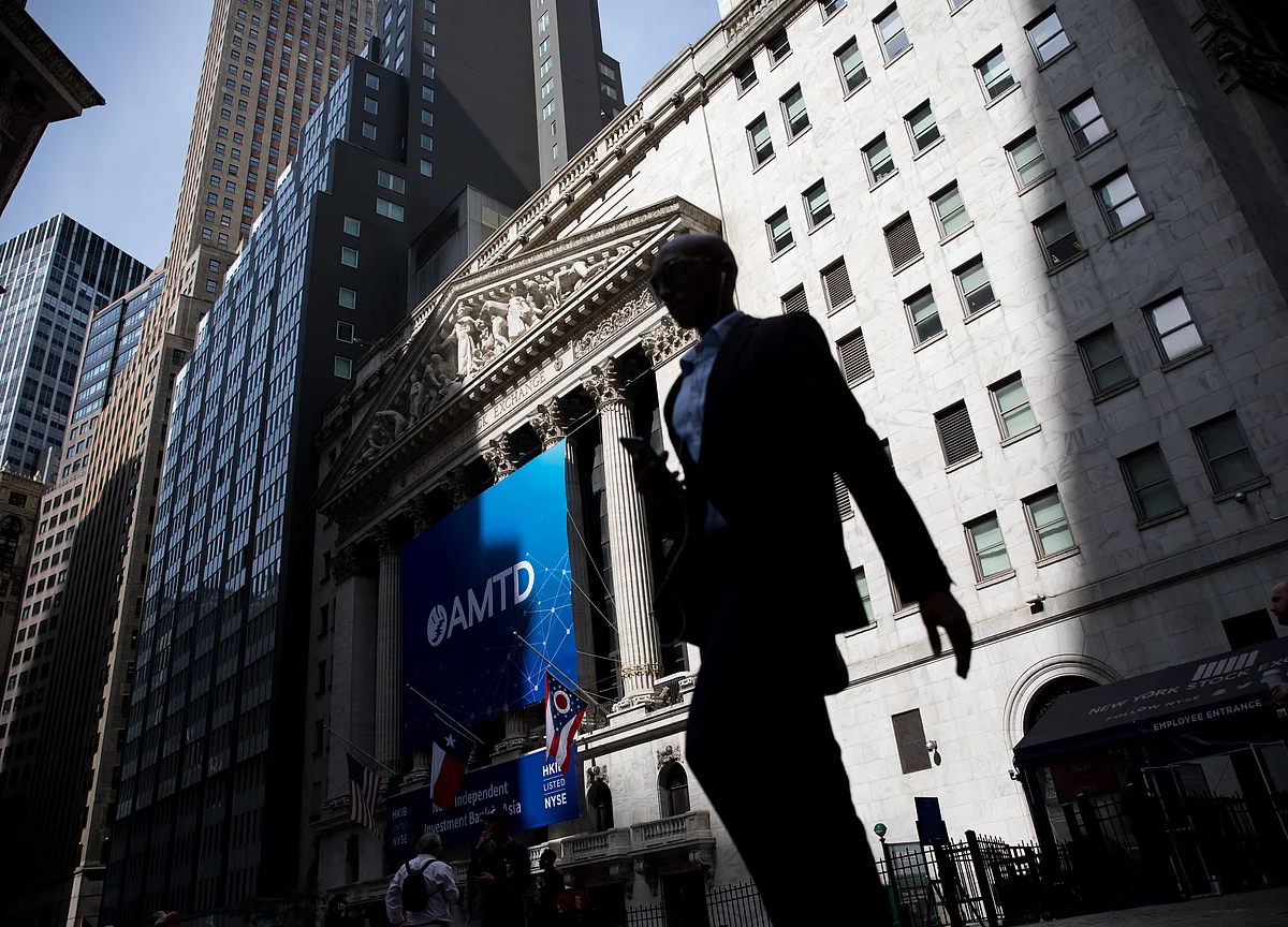 ‘Wall of New Money’ Flees Negative Rates for American Credit