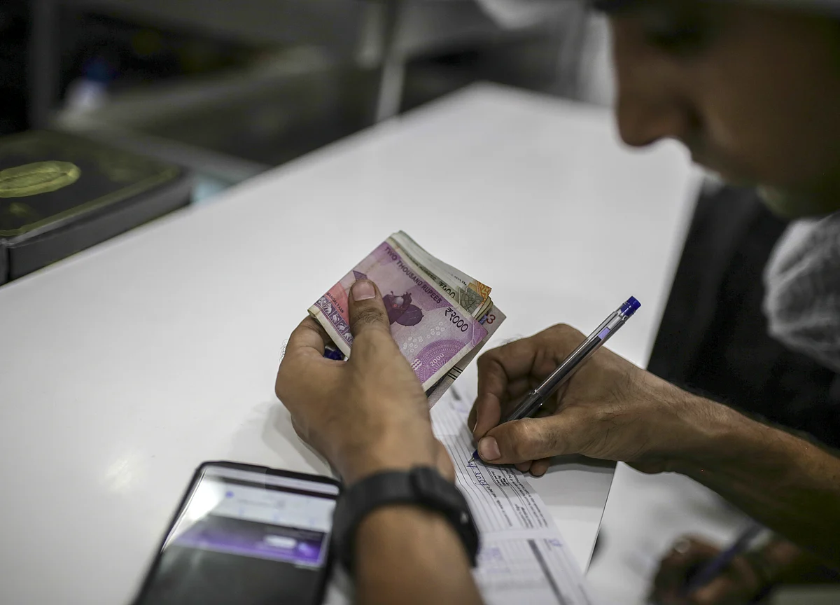 ‘Whimsical’ August Weighs on Rupee as Kashmir Adds to Trade Woes