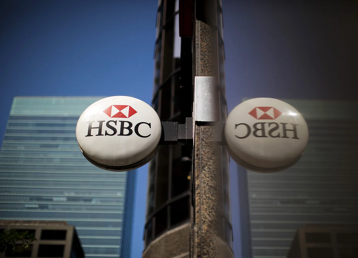 HSBC to Cut Thousands of Jobs to Control Costs After Flint’s Exit