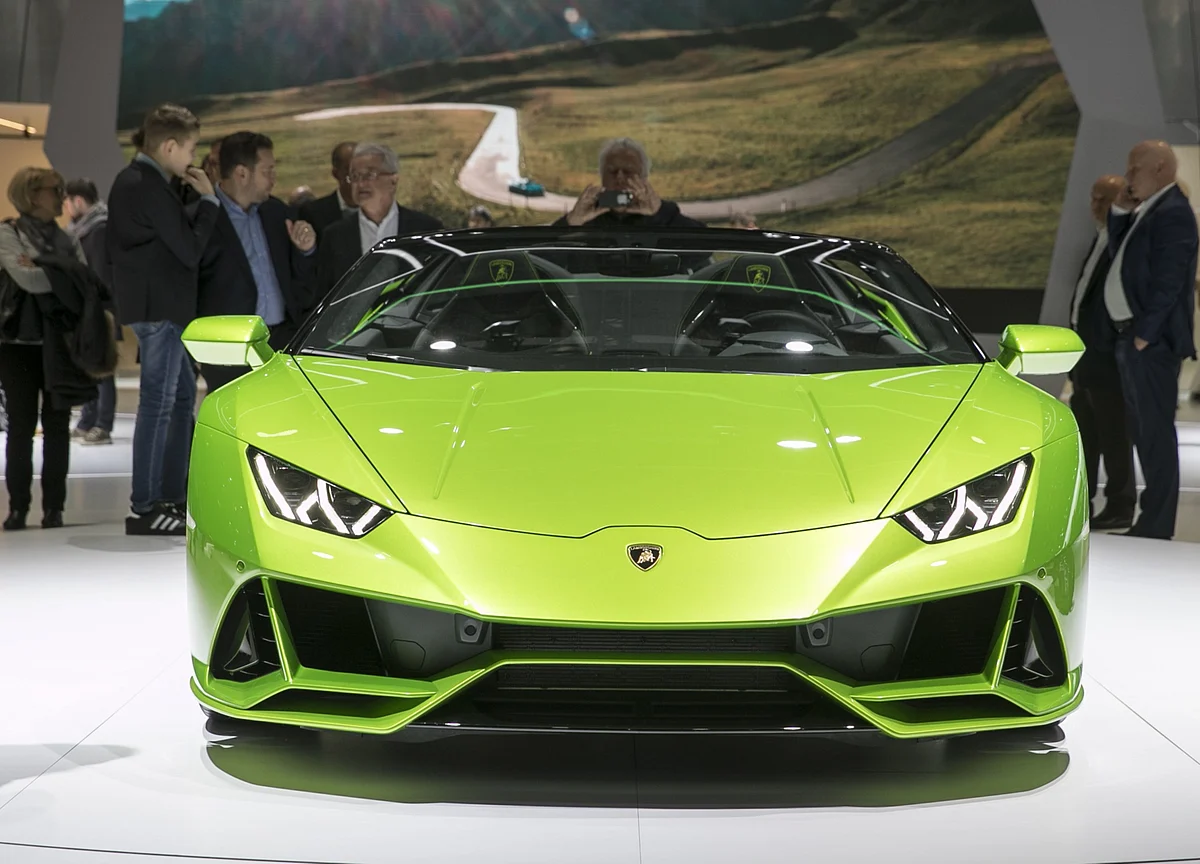 If You Buy the New Huracan EVO, Lamborghini Will Ship Your Bags Ahead