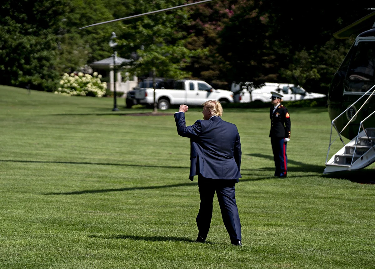 Trump Saves About $1 Million With Powell’s Interest Rate Cut
