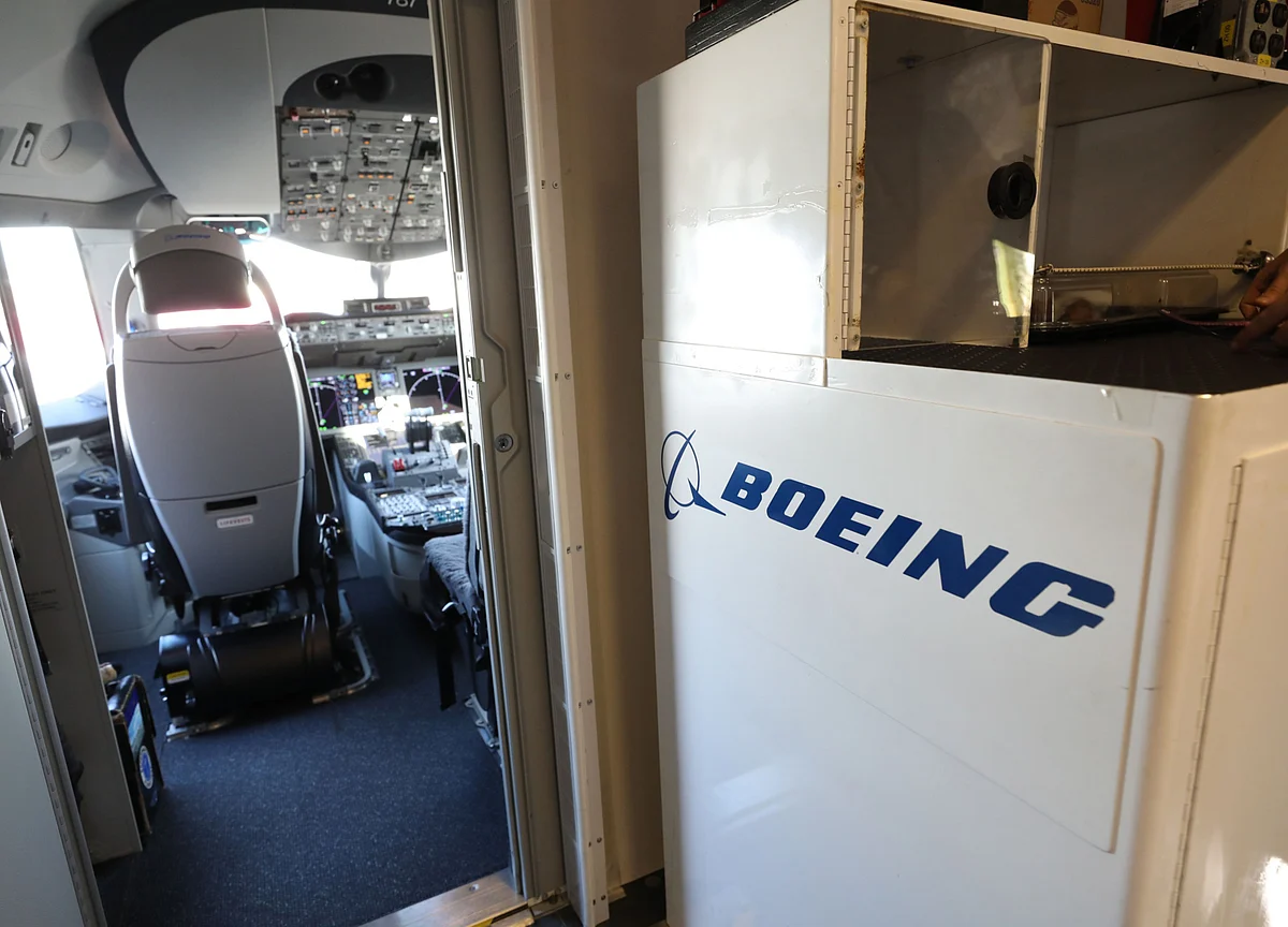 FAA Seeking 737 Airline Pilots to Test Software on Grounded Max