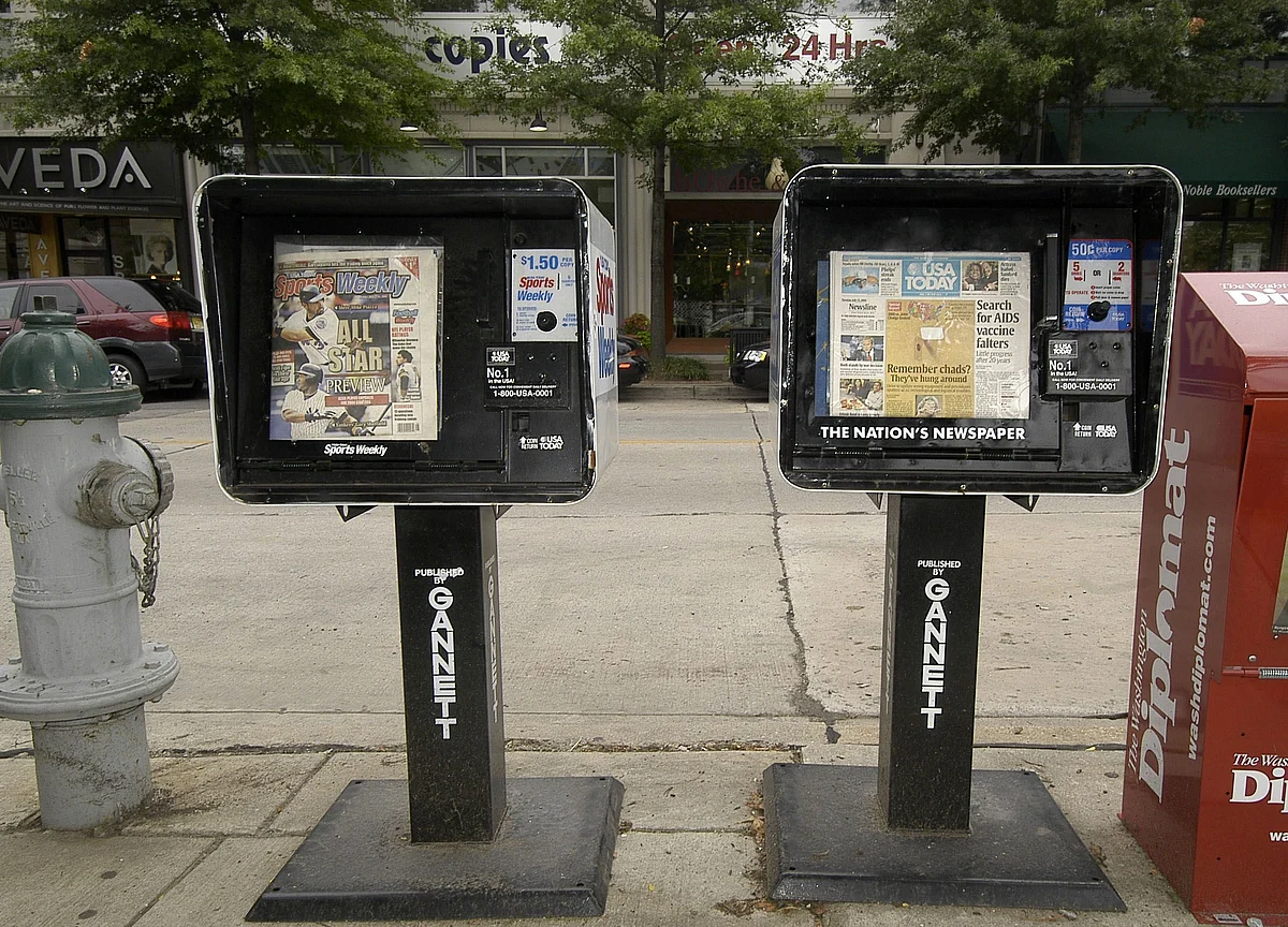 Apollo Takes on Wall Street With Massive Newspaper Loan Deal