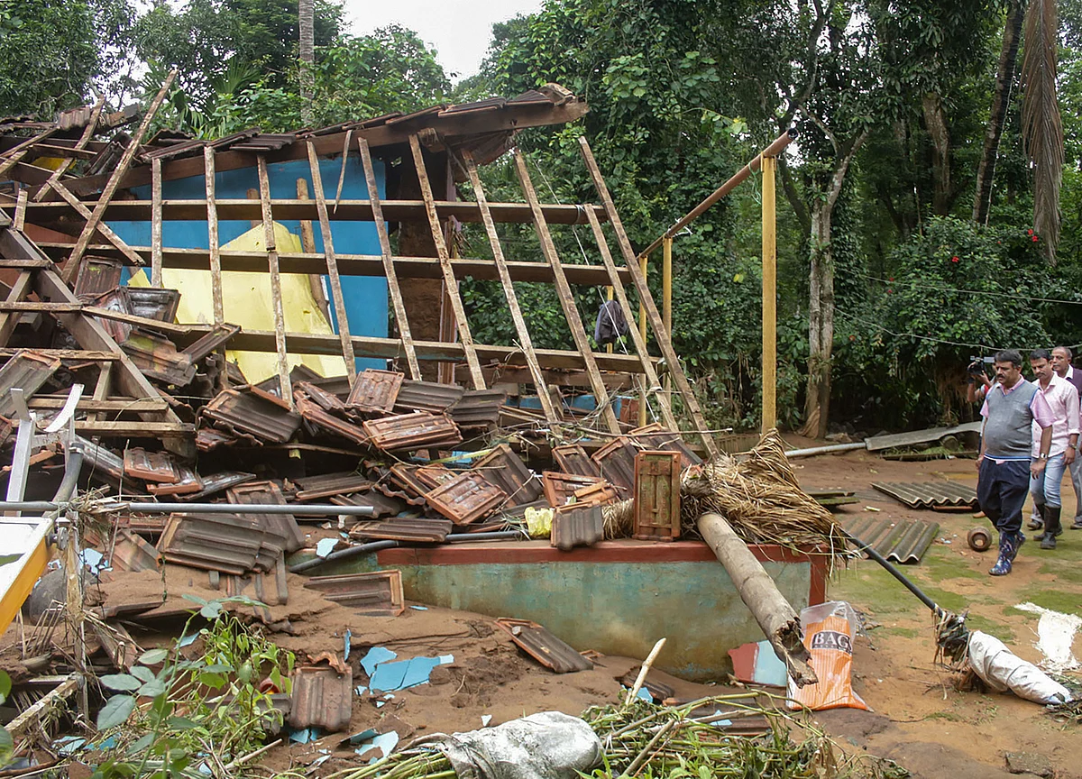 Flood Toll At 225; Relief Operations Intensify In Karnataka, Maharashtra But No Respite In Kerala