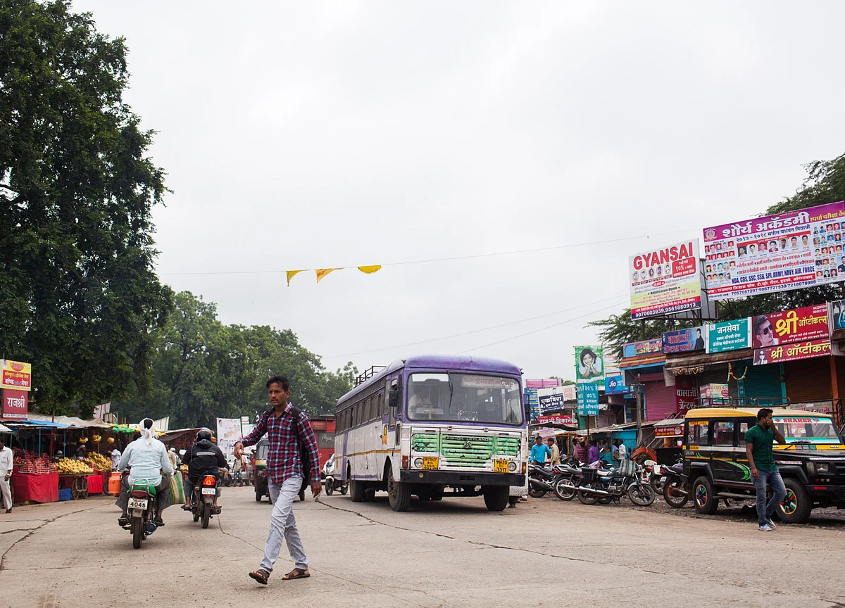 India Retailers Eyeing Small Towns As Competition Weighs On Business: JLL