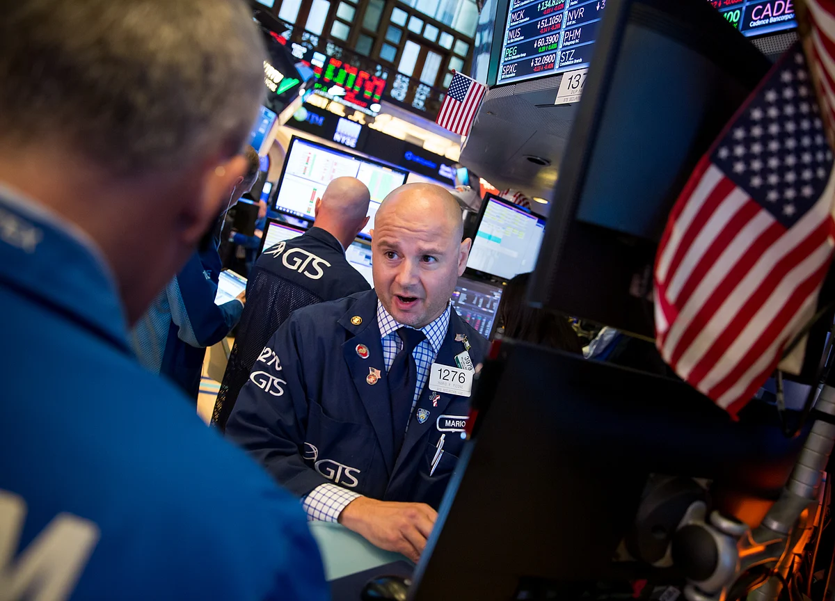Stocks Close Mixed as Sovereign Debt Yields Surge: Markets Wrap