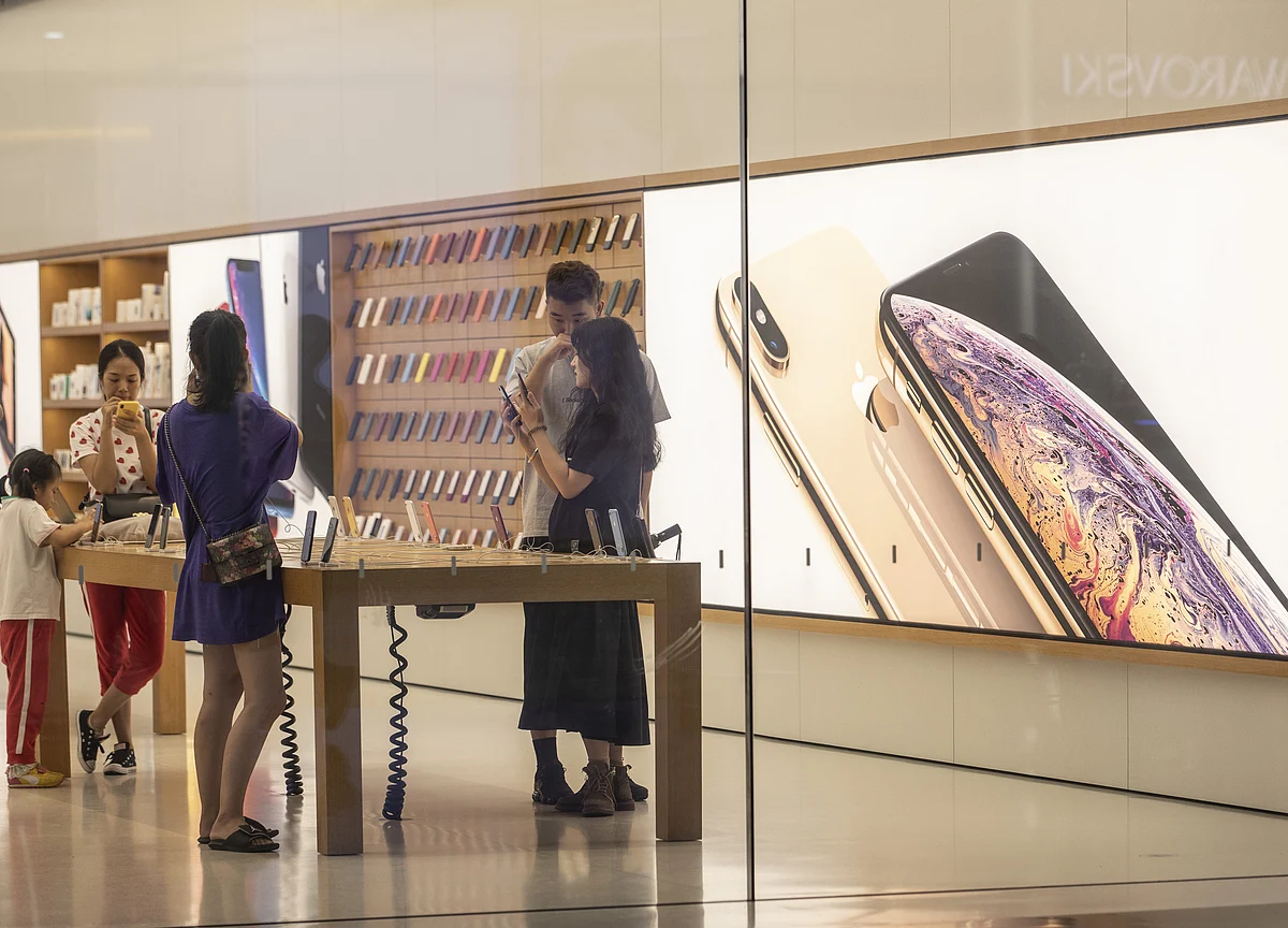 Apple Sells $7 Billion of Debt in First Bond Sale Since 2017