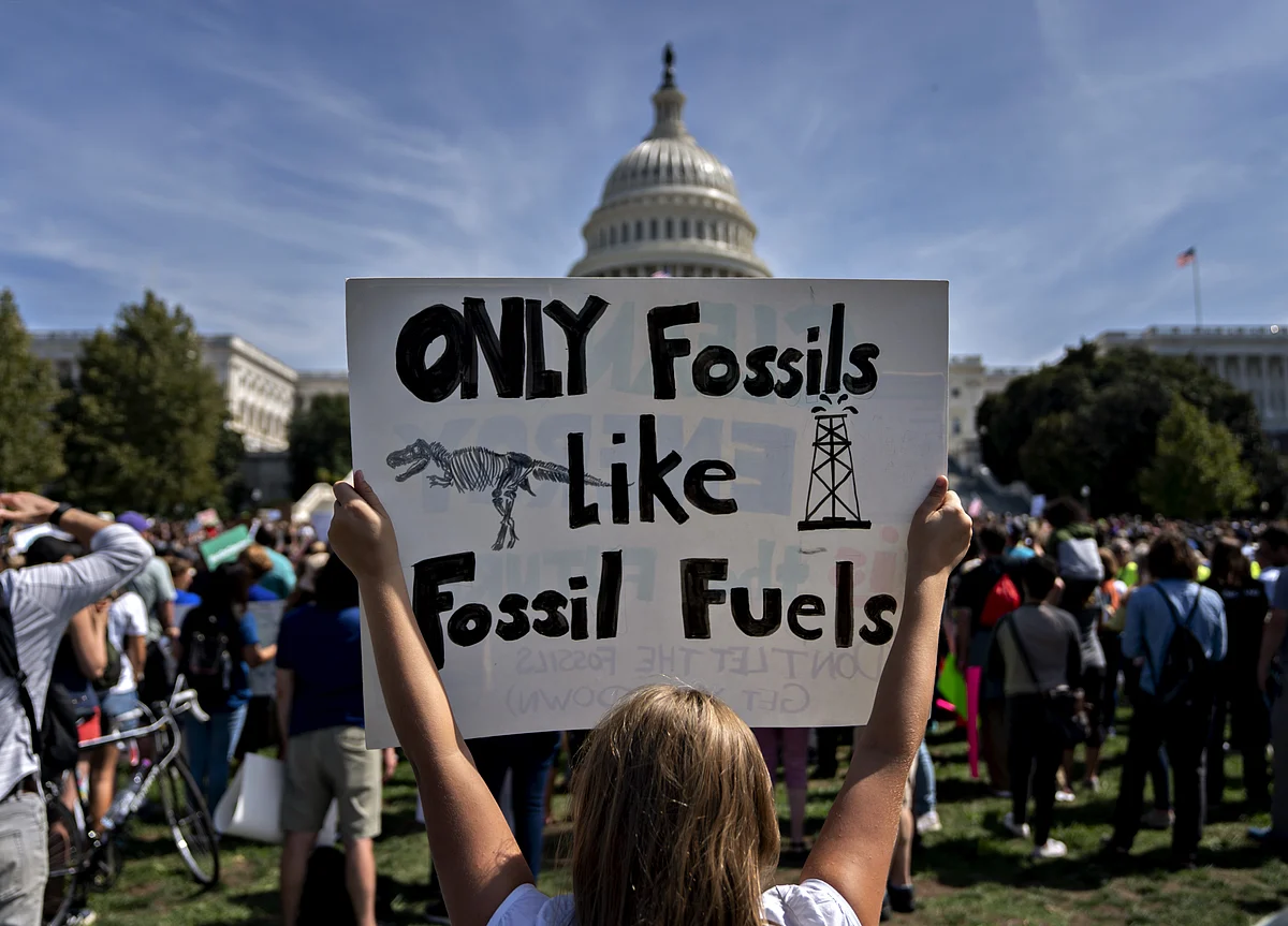 Big Reads on Economics Show Battle Lines Drawn on Climate Action