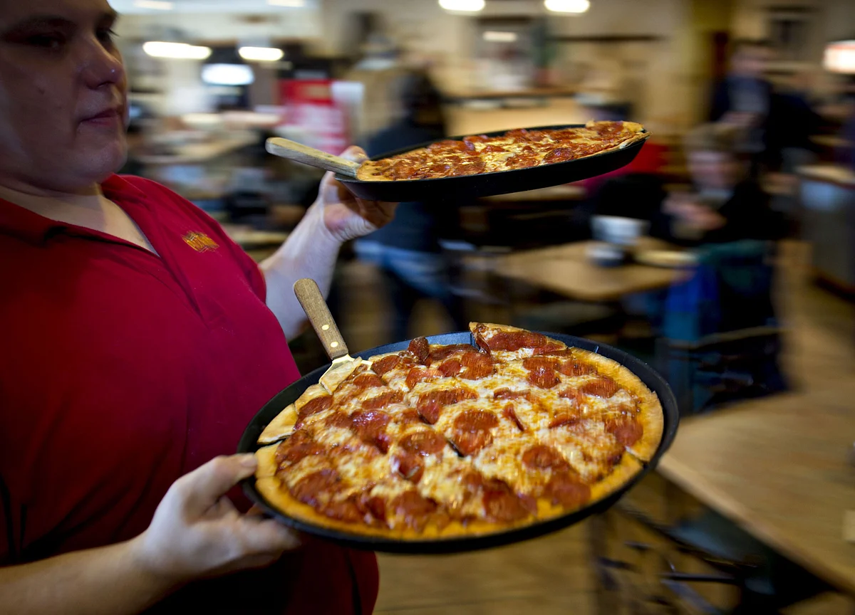This Pizza Pays a Living Wage