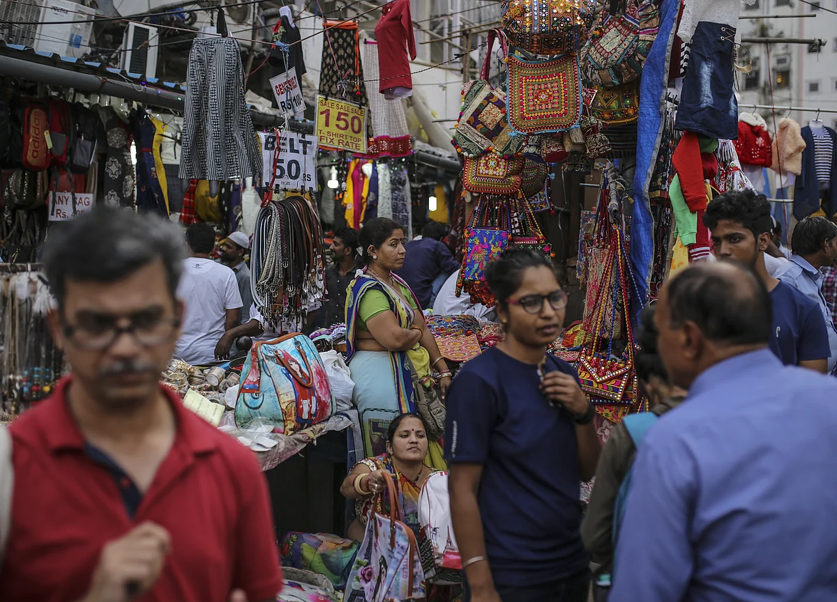 Consumer Gloom in India May Dim Festive Cheer Despite Tax Cuts