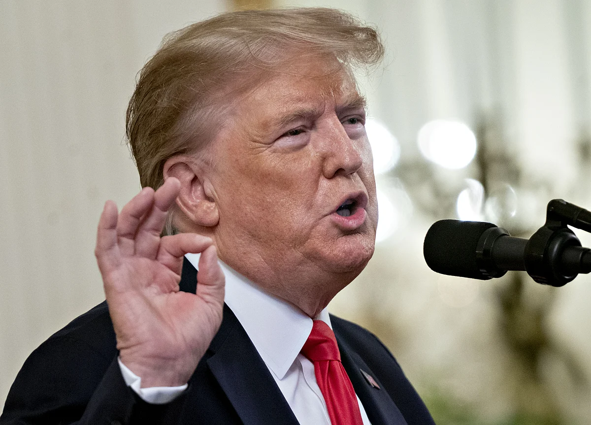 Trump Announces Sanctions on Iran Central Bank for Saudi Attack