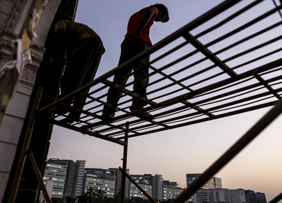 Kotak Halts Bid for Shadow Bank Altico at Center of India Crisis