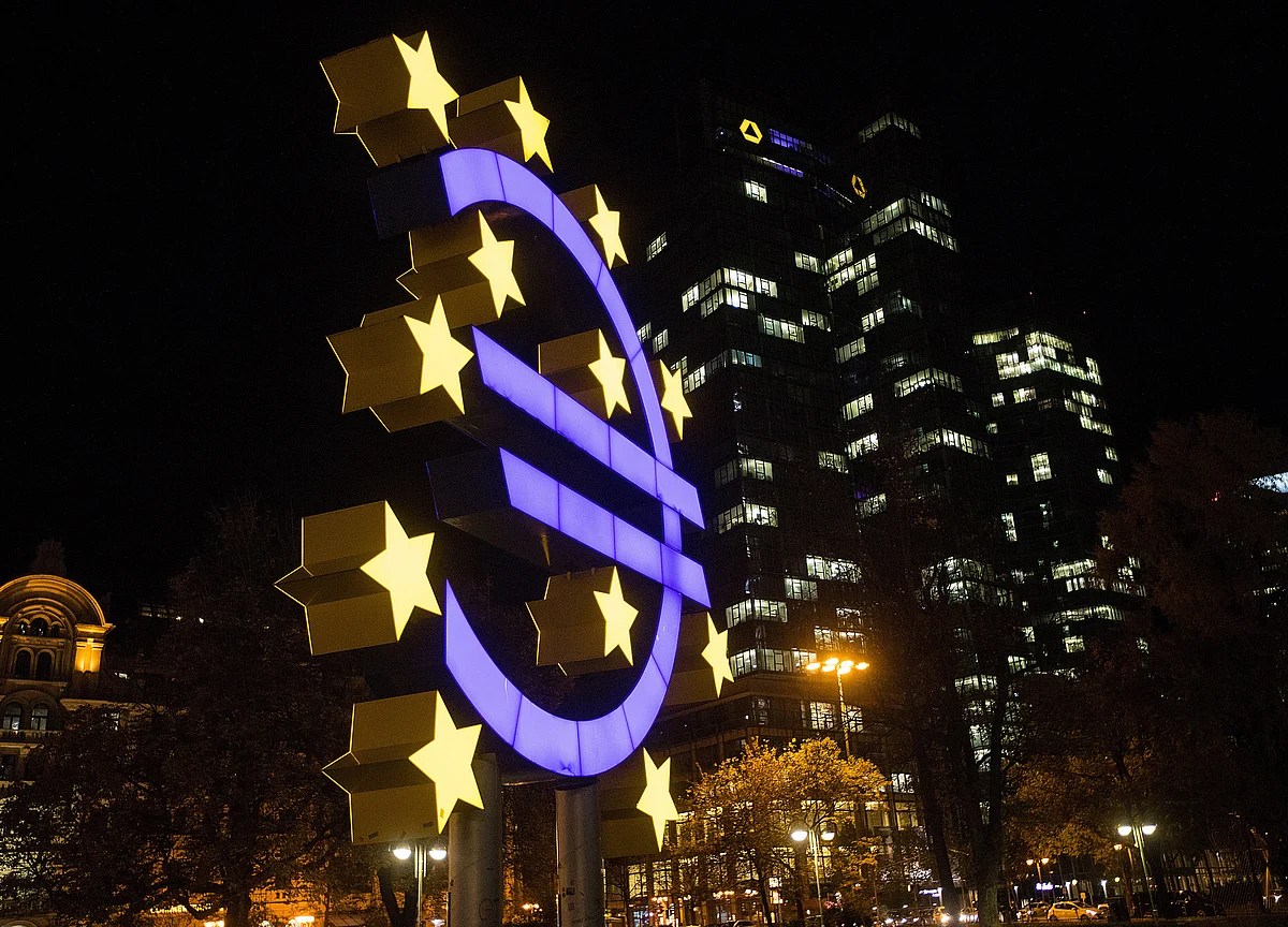 ECB Helps Greek Plans for New Debt to Fight Virus Pandemic