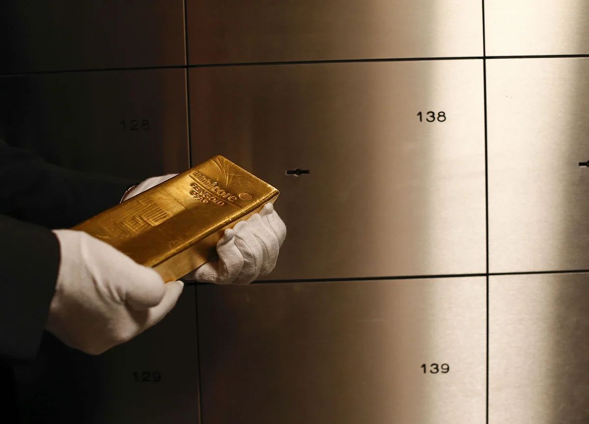 Gold Gets Another Boost as U.S. Risks Strengthen Case for Havens