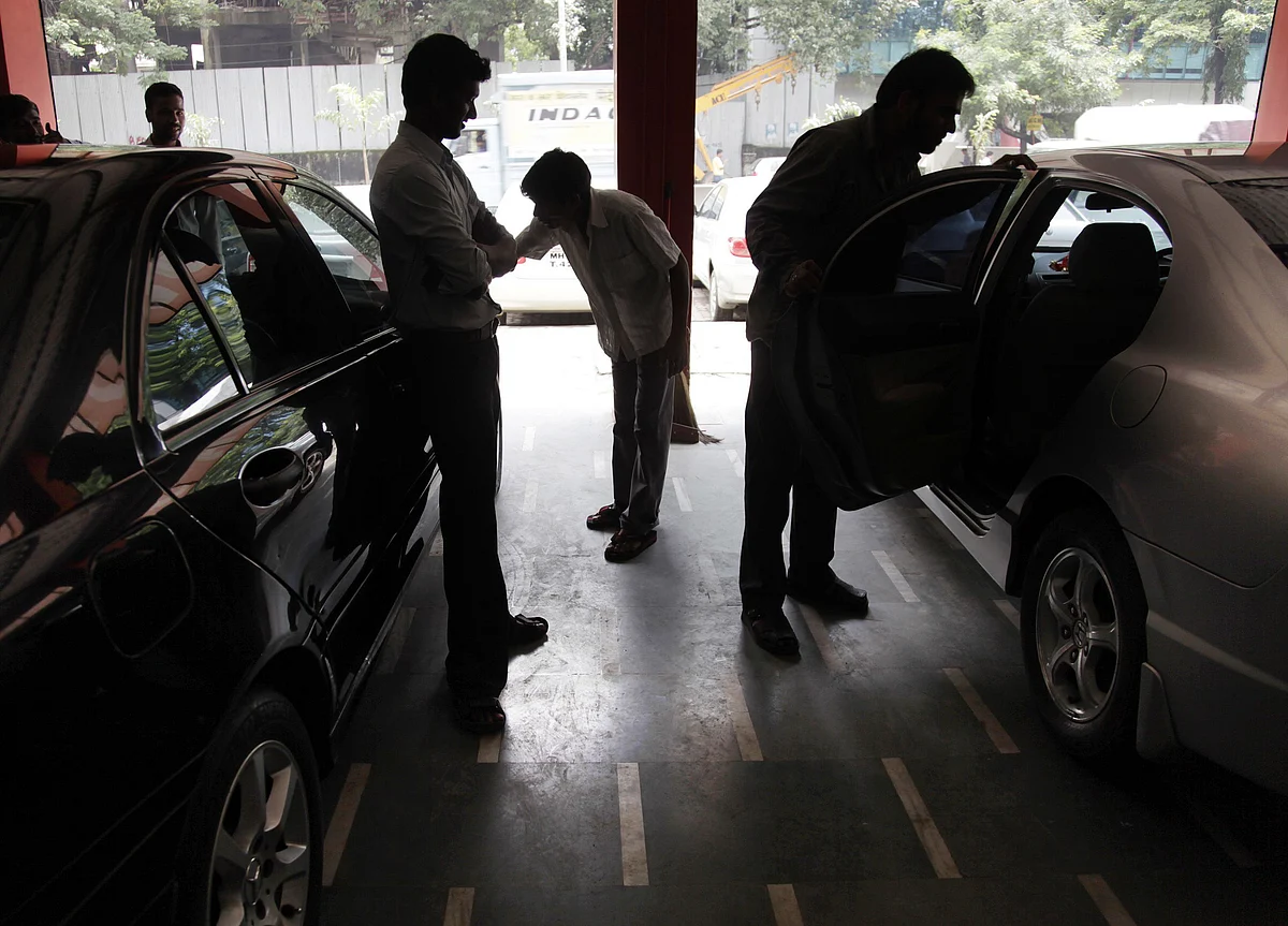 Real Economy Check: Real Estate, Not Financing, Is A Problem For Used Car Dealer Broker Dalal Premium