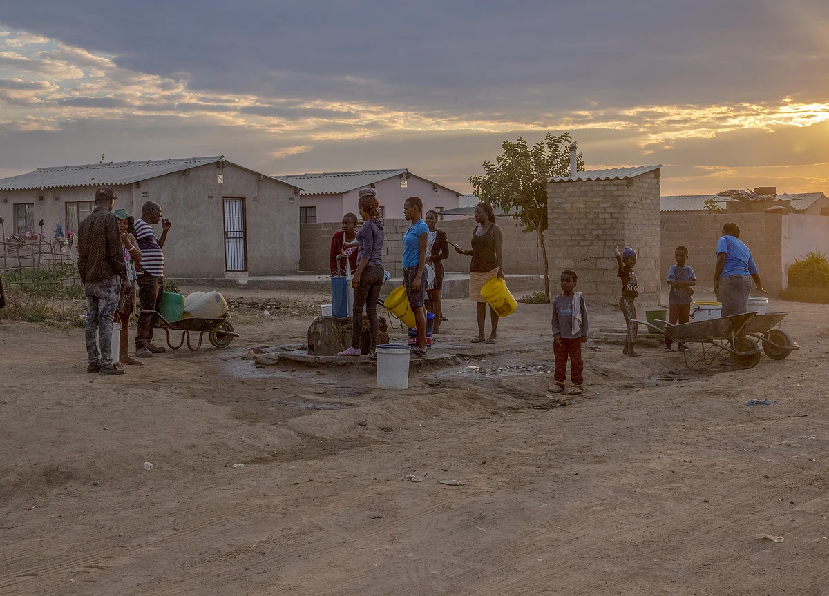 Worst-Ever Famine Threatens Zimbabwe as Economy Collapses