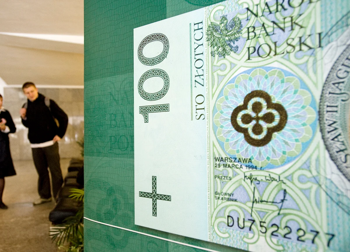 Employers Ring Alarm as Poland Promises to Double Minimum Wage