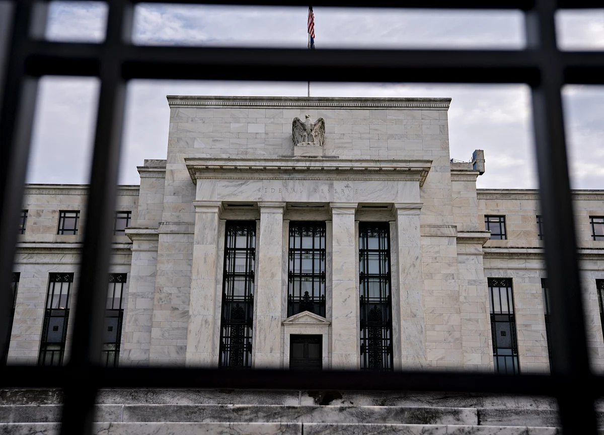 Fed Says Most Businesses Are Optimistic, Consumer Spending ‘Mixed’