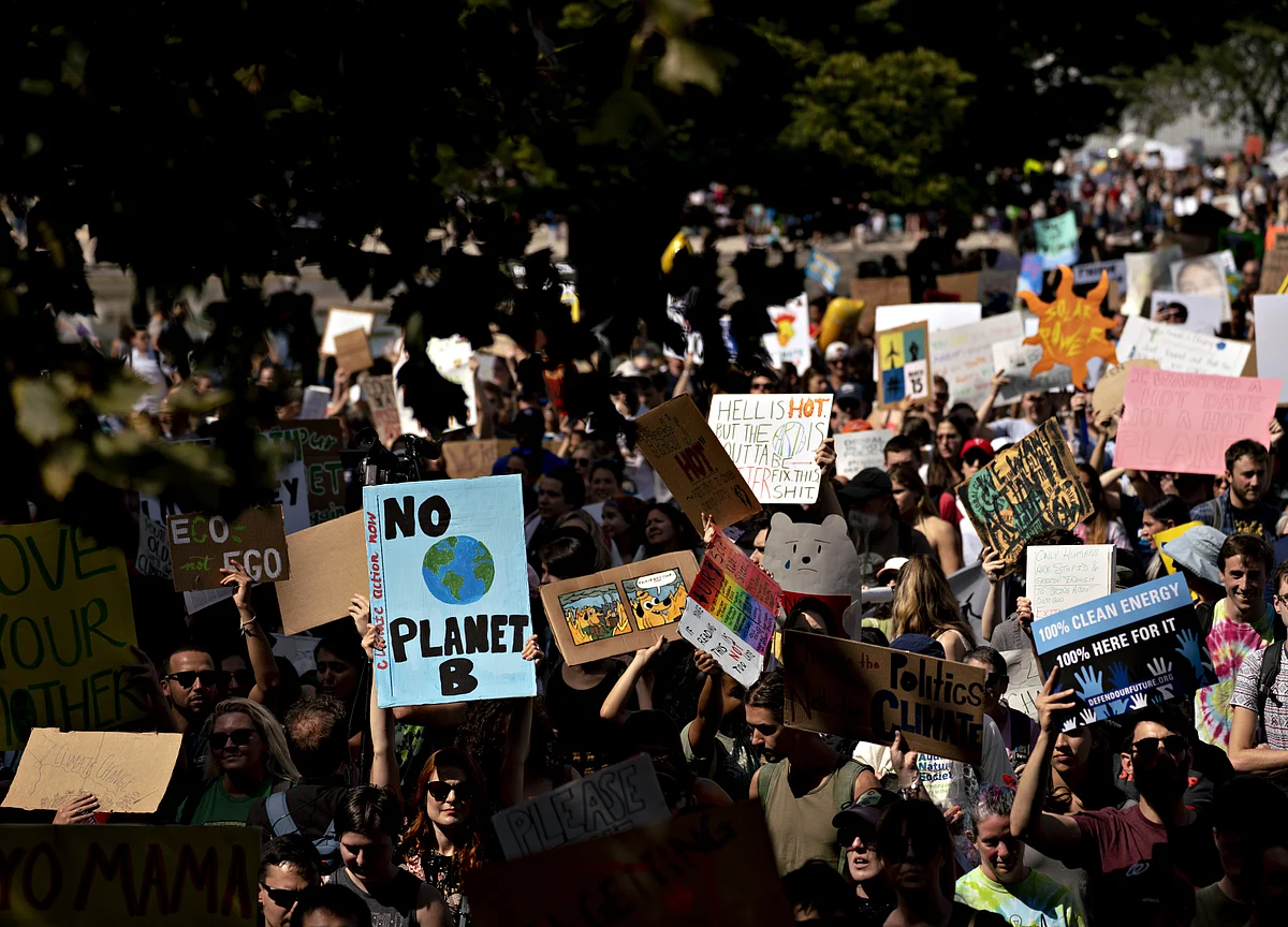 UN Chief Urges Action To Make Earth Carbon Neutral By 2050