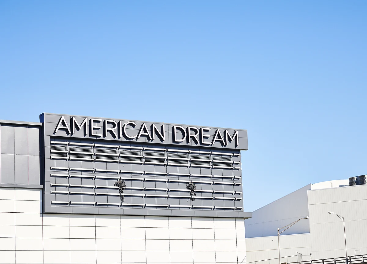 New Jersey’s ‘Dream’ Mall: 40 Million People and a Traffic Nightmare