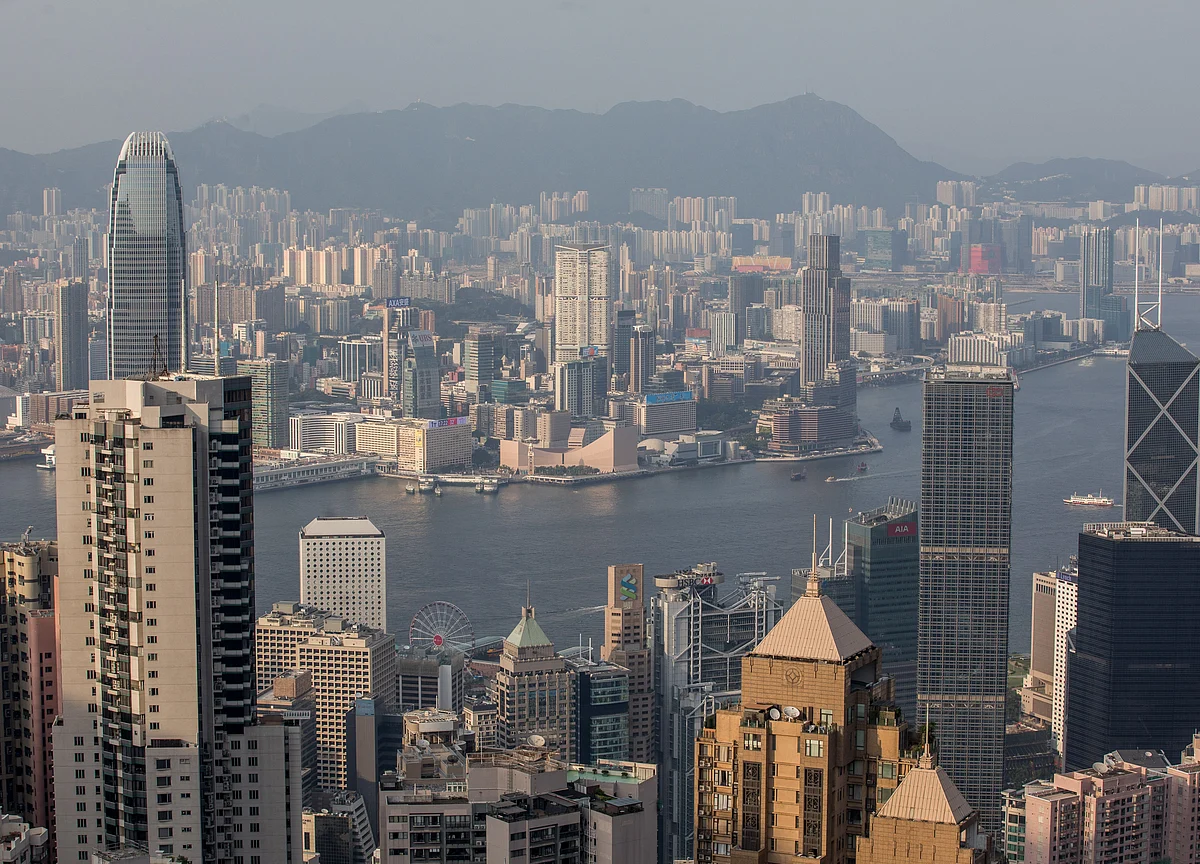 China Seen Heading for Sub-6% Economic Growth as Tariffs Soar