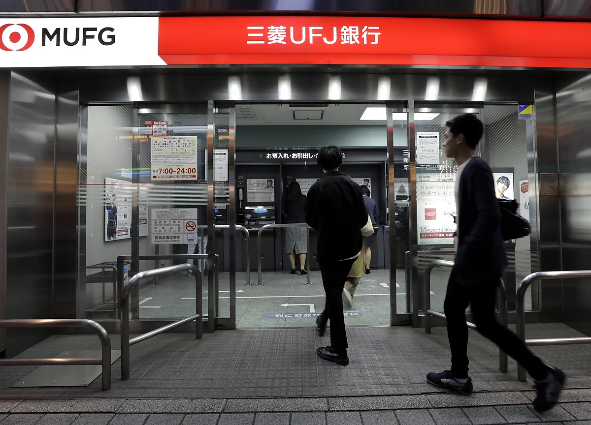 Biggest Japan Bank Joins Nomura in Bracing for Archegos Loss